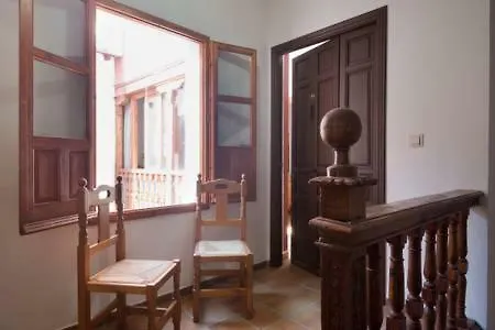 Spacious Sunny And Quiet Albayzin Apartment Granada