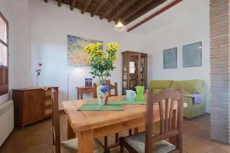Spacious Sunny And Quiet Albayzin Apartment Granada Spain