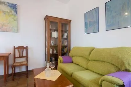 Spacious Sunny And Quiet Albayzin Apartment Granada Spain