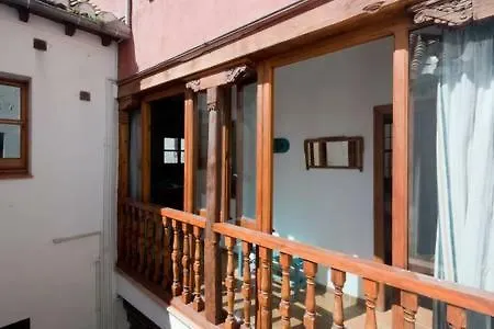 Spacious Sunny And Quiet Albayzin Apartment Granada