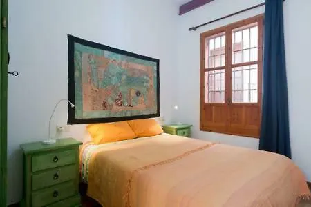 Spacious Sunny And Quiet Albayzin Apartment Granada